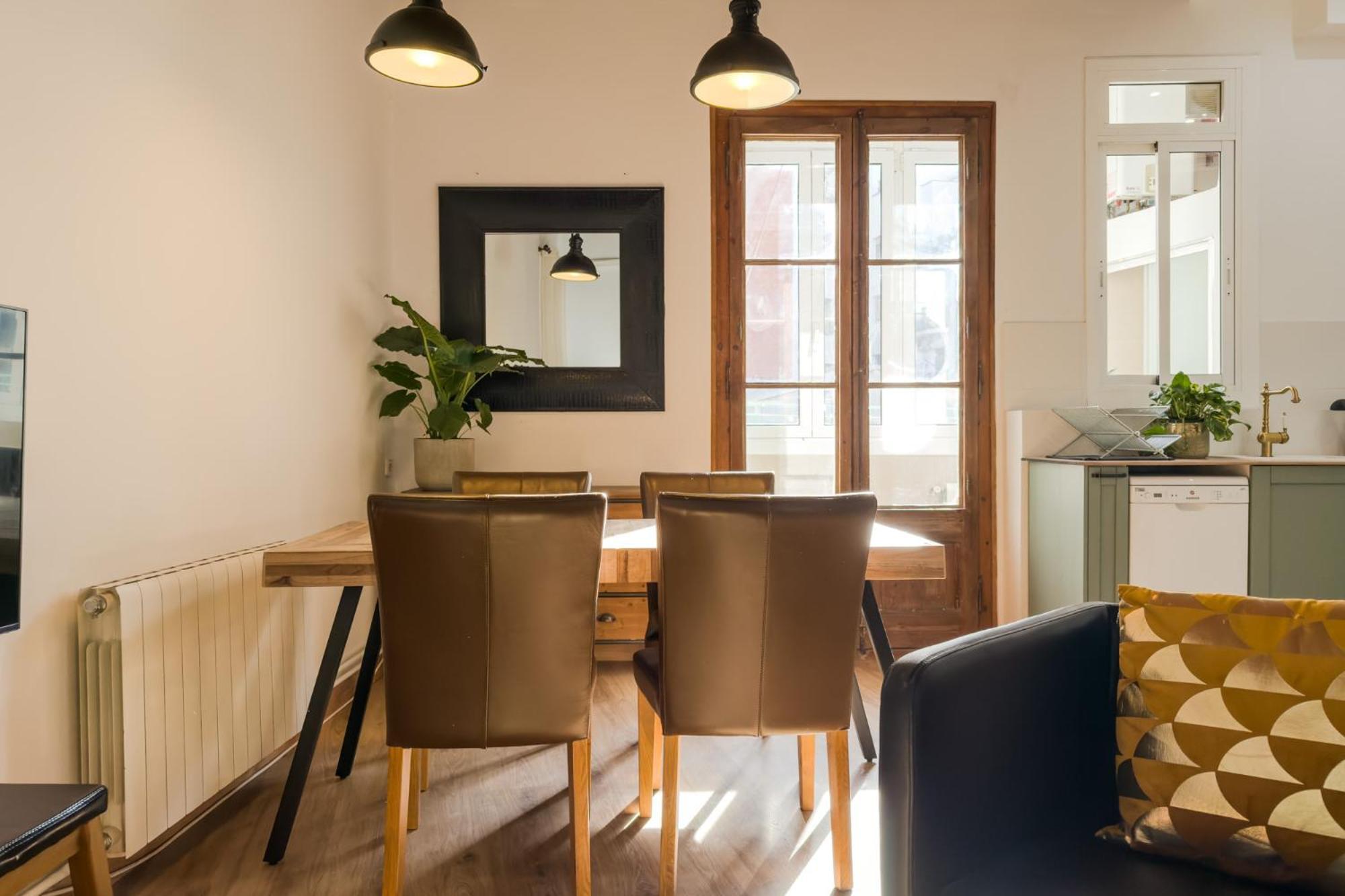 Magalhaes - Trad Flat In Poble Sec, Near Ramblas — Photos 2
